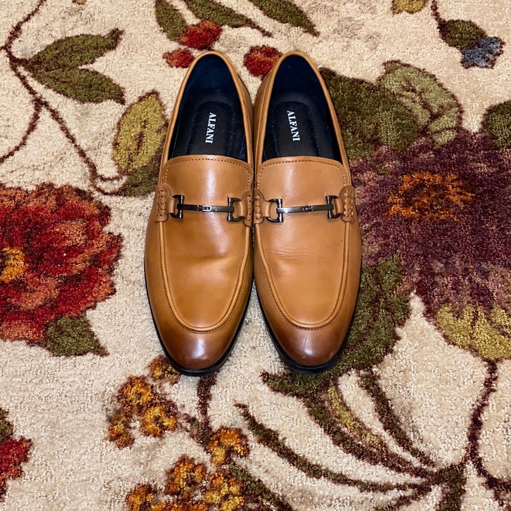 Alfani size 11.5 shoe. Great work shoes or for a night out on the town 👞💼